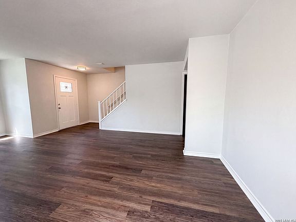 3rd image of 15426 CANTEEN CREEK DR