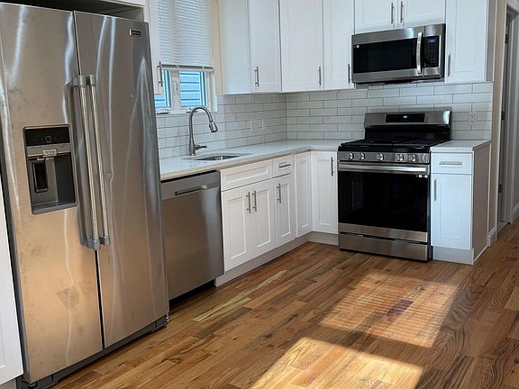 2nd image of 68 Clinton St Floor 2