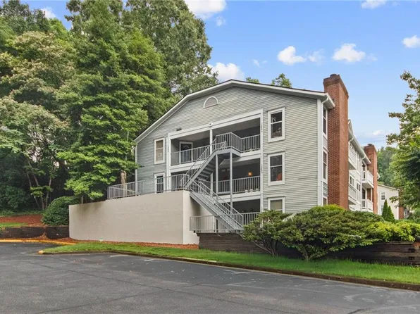 1283 Keys Lake Dr, Atlanta, GA 30319
