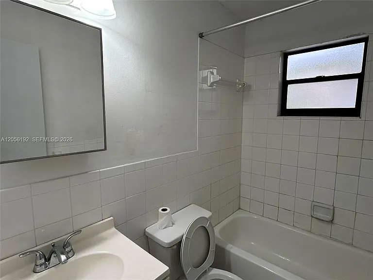 1925 Madison St #14 — Photo 13