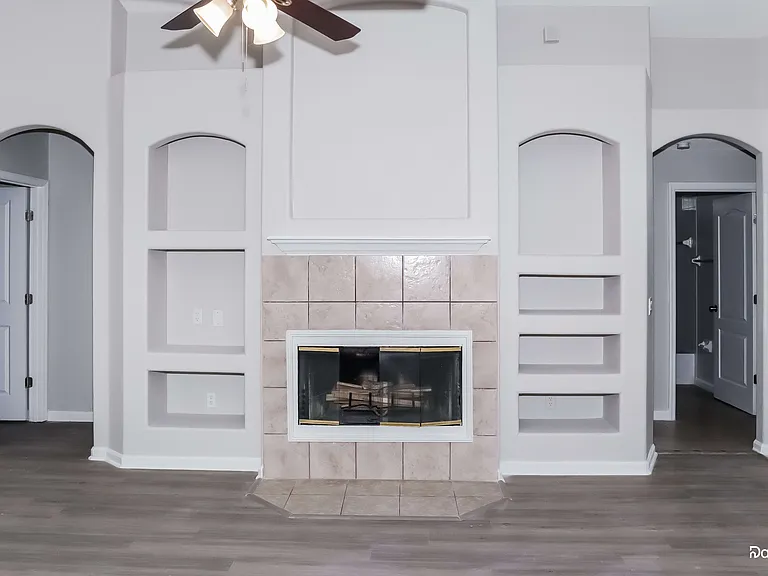 2544 Meadow Oaks Loop — Photo 9
