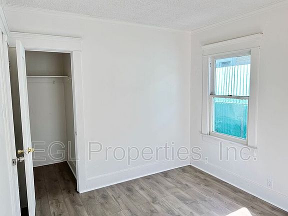 4th image of 3519 Montclair St