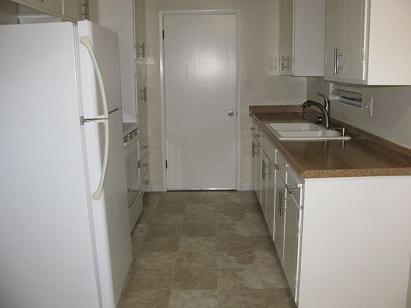 4th image of 1030 W Hacienda Ave