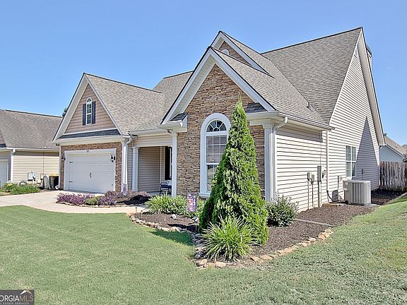 3rd image of 50 Village Park Dr
