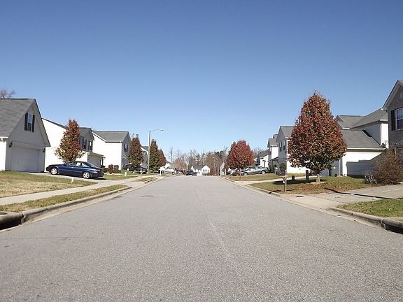 4th image of 3007 Woodbluff Dr