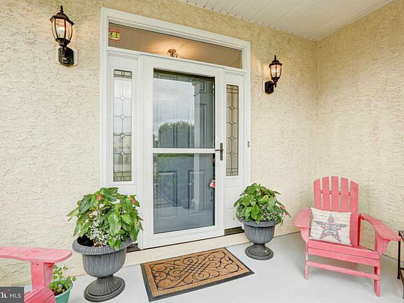 5th image of 156 Gillespie Ave