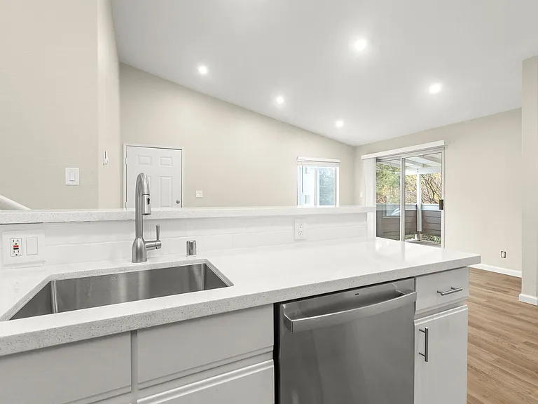 Redwood Creek Villas — Photo 29