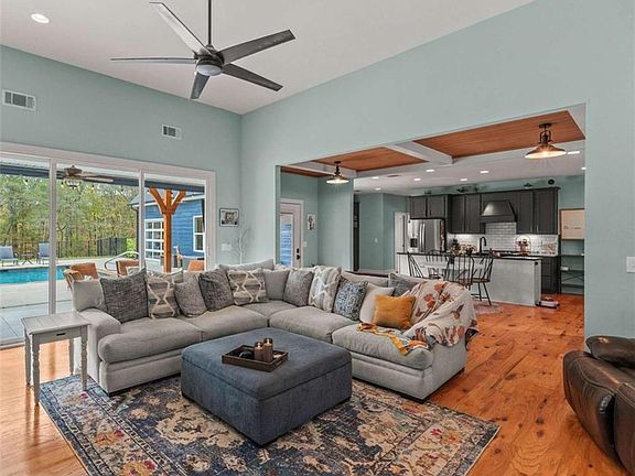 4th image of 1233 Whooping Creek Rd