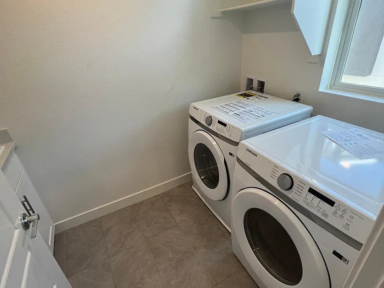 1033 Sage Ln — Photo 12