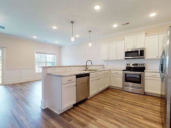 4th image of 200 Leines Way #B