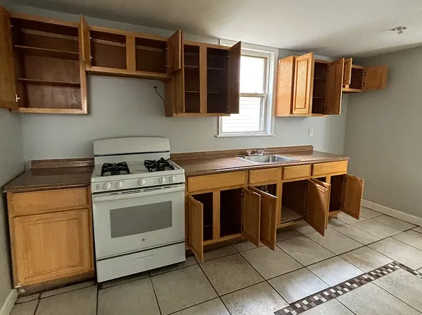 158 Hobson St Floor 2, Newark, NJ 07112