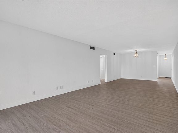 3rd image of 2802 VICTORIA Way #O3