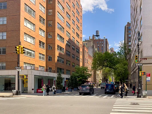 Sold by Compass | media 22