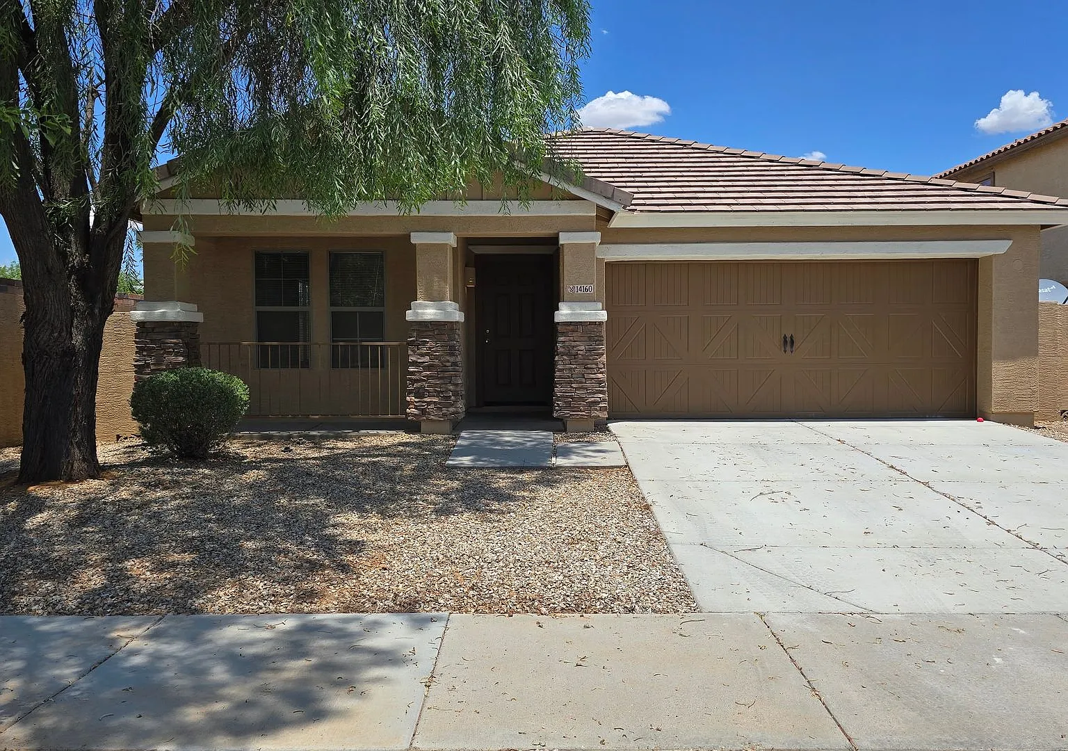 Excellent Corner Lot Home! Mostly tile flooring! — Photo 1