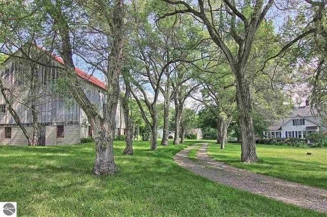 1st image of 1353 N Manitou Trl W