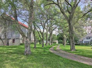 1353 N Manitou Trl W, Leland, MI 49654