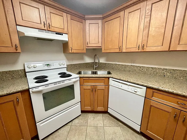 284 Forest Ridge Rd — Photo 5