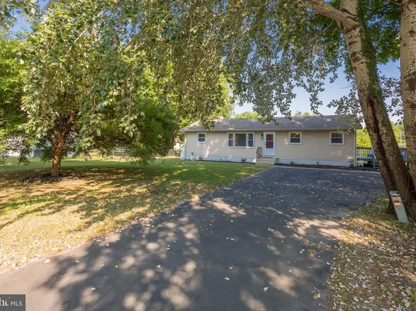 24 Bailey Cir, Dover, DE 19901