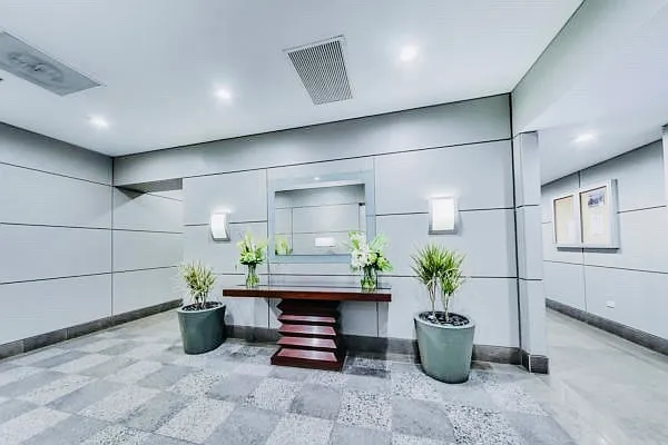 600 N Dearborn St #13 — Photo 13