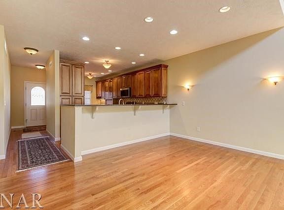 5th image of 43 Monarch Dr