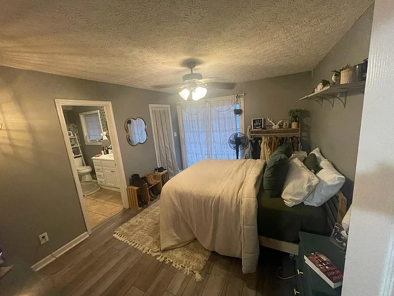 2038 N College Ave — Photo 10