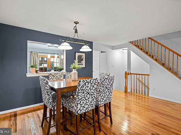 4th image of 752 Villager Cir