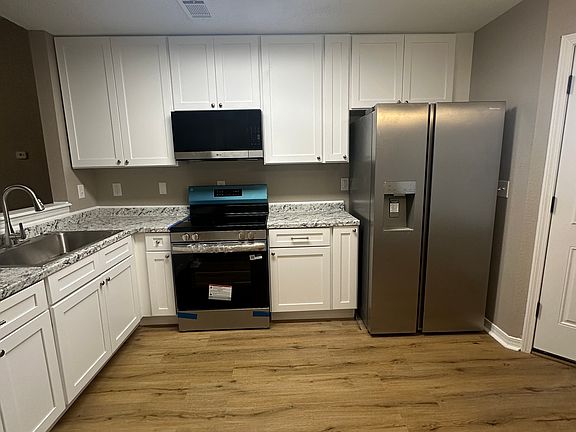 4th image of 11390 Fairfield Ln