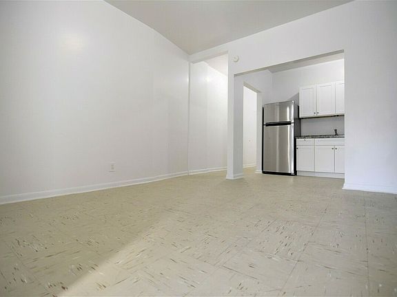 3rd image of 519 W 160th St #2B
