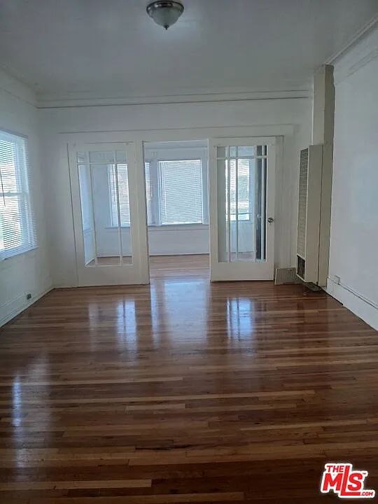 2 bed, 1.0 bath, 4690 sqft, $2,900 — Photo 4