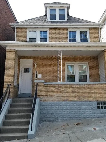 614 Montclair St photo 1