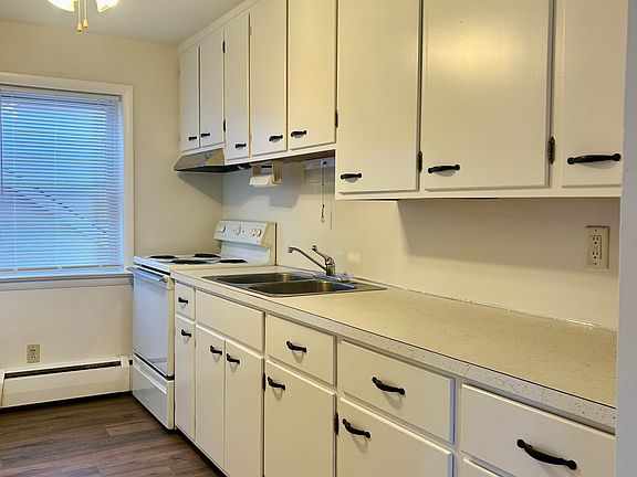 4th image of 134 E Maple St APT C