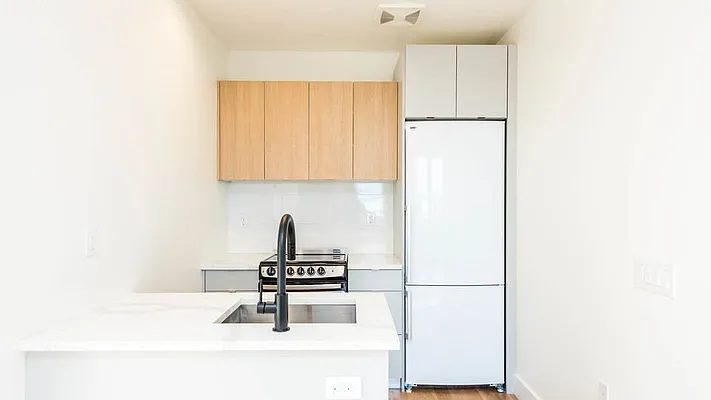 Rented by Nooklyn NYC LLC | media 52