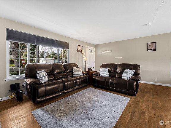 5th image of 9107 Wedgewood Court SW