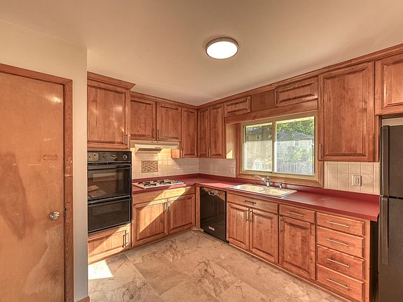 3rd image of 5031 Woodland Ave