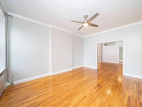 3rd image of 2260 1st Ave #3