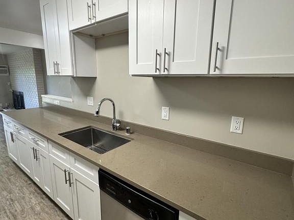 2nd image of 1695 Whitwood Ln