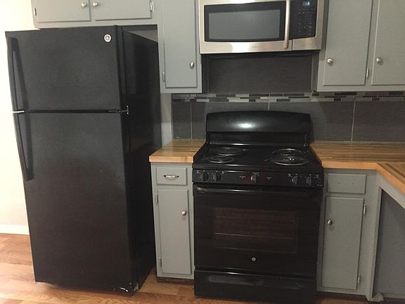 2nd image of 800 W Washington St Unit 6
