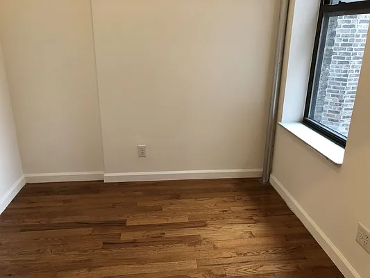 Rented by GreenVill Real Estate LLC | media 22