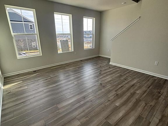 5th image of 5582 Ludlow Pl