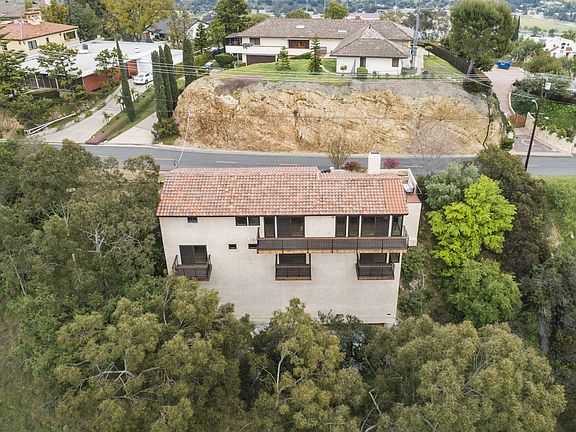 3rd image of 1510 Glen Oaks Blvd