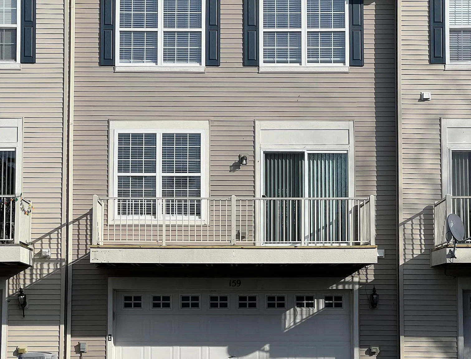 3 bed, 2.5 bath, 2082 sqft, $2,700 — Photo 2