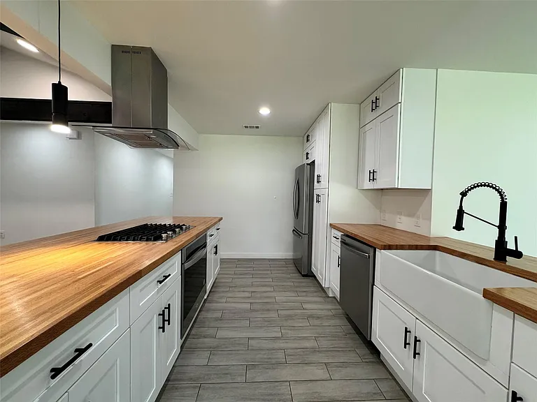 2500 Harrowden Dr — Photo 4