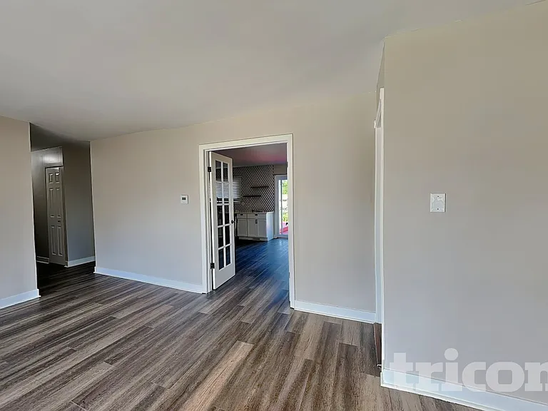 15202 Highland Ave — Photo 3