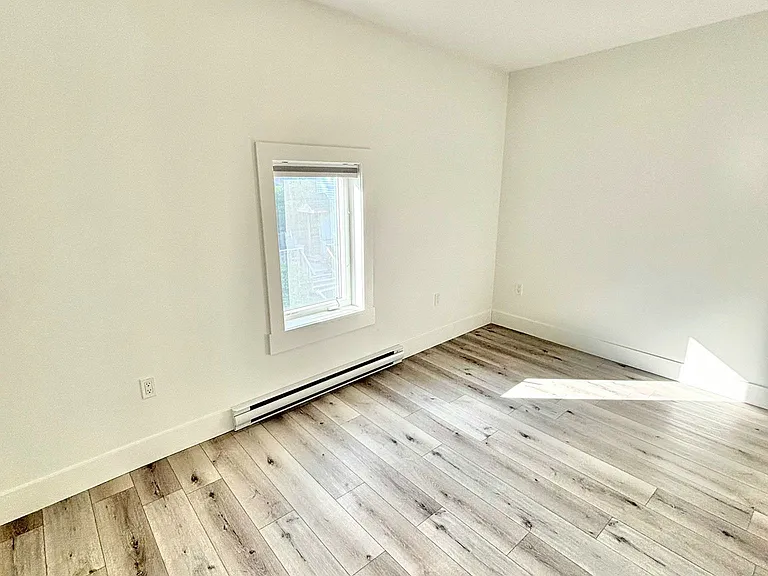 217 Saint John St — Photo 6