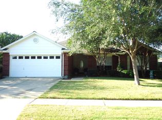 102 Hackamore Ln, Victoria, TX 77904