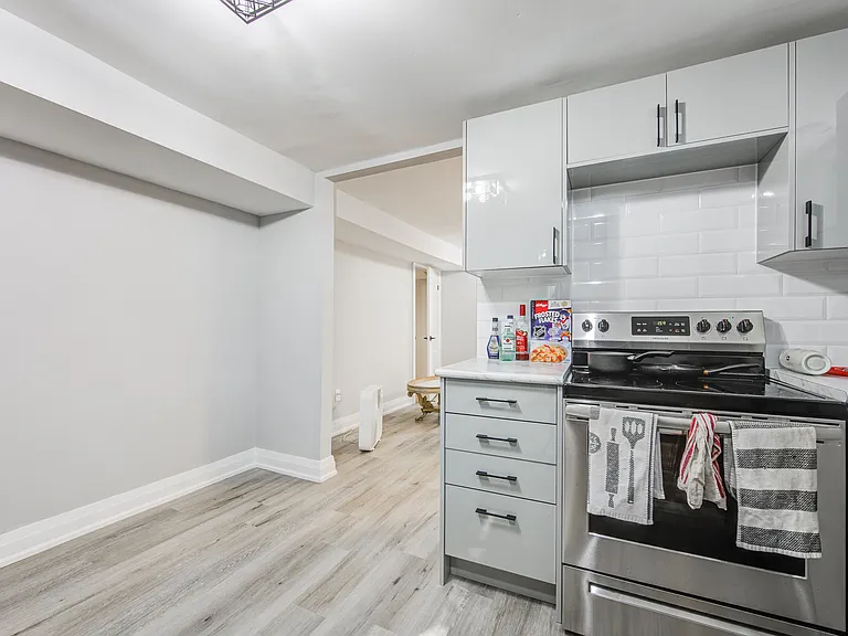 348 Spruce St #3 — Photo 11