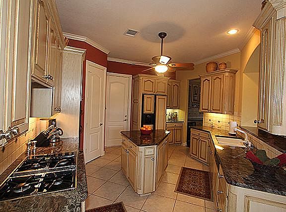 5th image of 3967 Holiday Dr