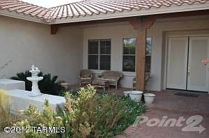 Seating area by front door