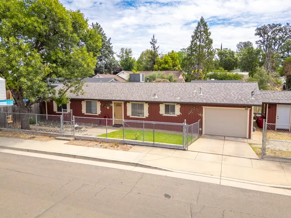 1821 Montana Ave, Shasta Lake, CA 96019