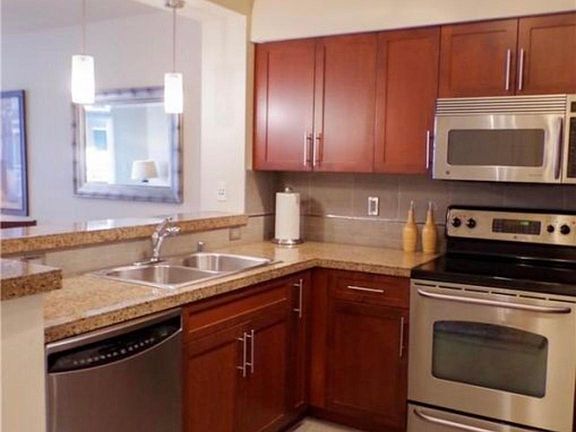 5th image of 211 Kirkland Ave APT 523